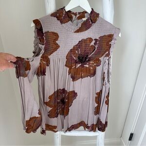 Entro Mauve Floral Ruffle Cold Shoulder Blouse Size Large